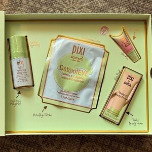Pixi Skincare Set - Green and Cream